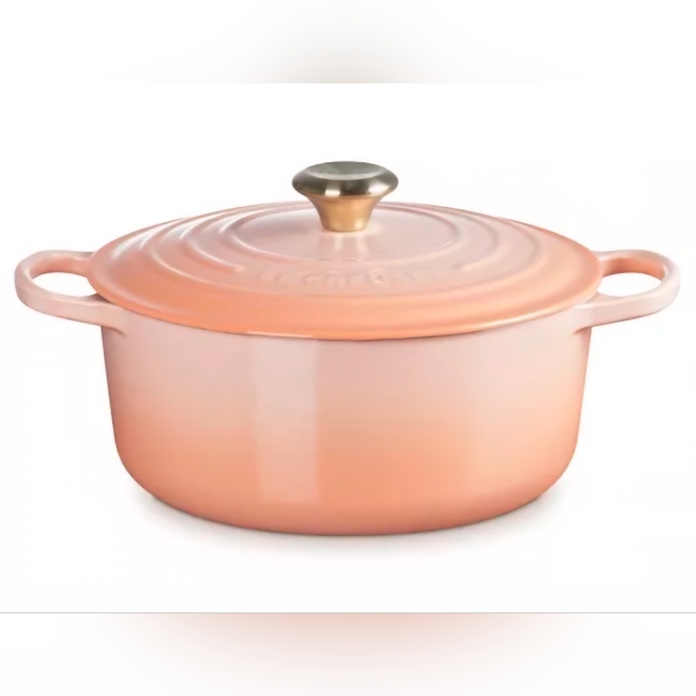Le Creuset Signature Round Dutch Oven, 5.5 Qt., Color Pêche, Retail $434.95 USD - Picture 3 of 16